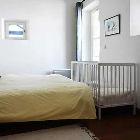 Maison De Famille Avec Jardin Au Centre Du Village - Fr-1-434-120 Vakantiehuis *