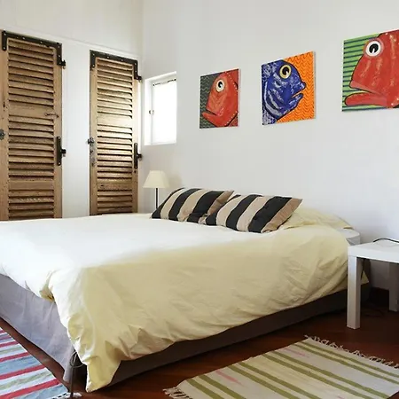 Maison De Famille Avec Jardin Au Centre Du Village - Fr-1-434-120