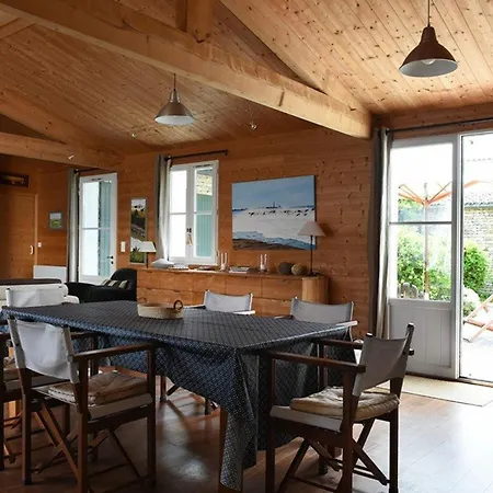 Maison De Famille Avec Jardin Au Centre Du Village - Fr-1-434-120 Les Portes-en-Re