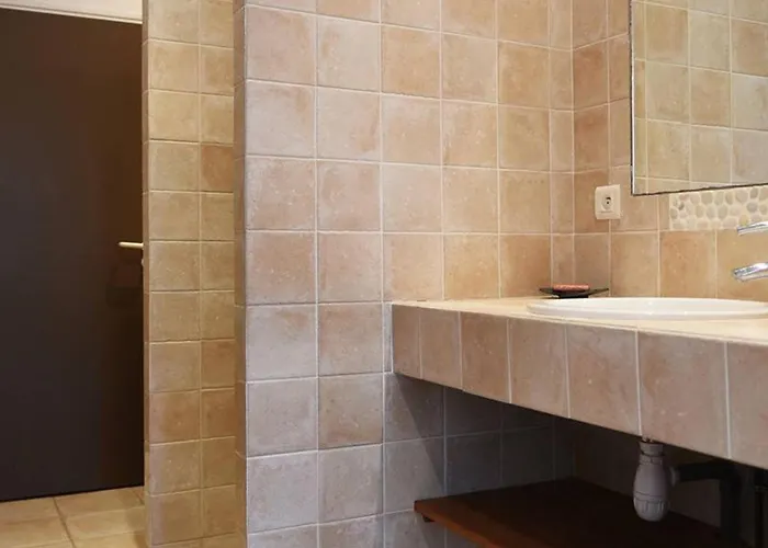 Semesterbostad Maison De Famille Avec Jardin Au Centre Du Village - Fr-1-434-120