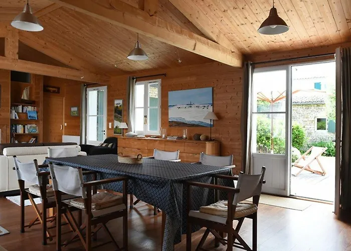 Maison De Famille Avec Jardin Au Centre Du Village - Fr-1-434-120 Les Portes-en-Re